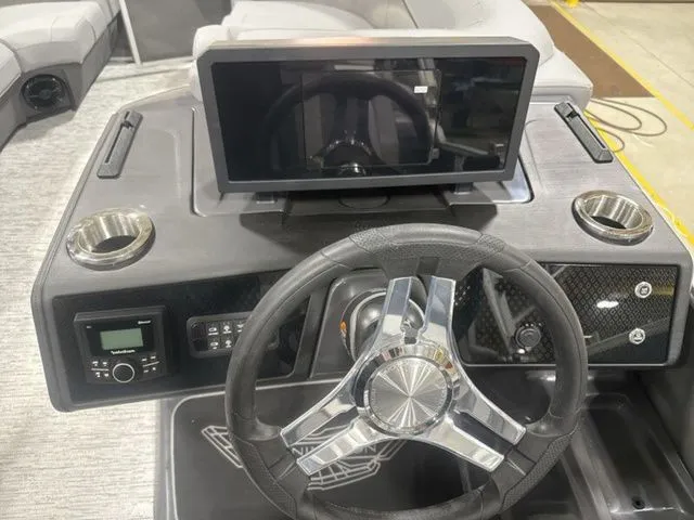 Slide: The Image of Bennington M Sport Lounge 23MSL Tritoon 2026 - 12