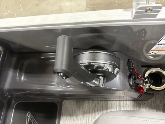 Slide: The Image of Bennington M Sport Lounge 23MSL Tritoon 2026 - 13