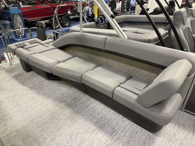 Slide: The Image of Bennington M Sport Lounge 23MSL Tritoon 2026 - 26