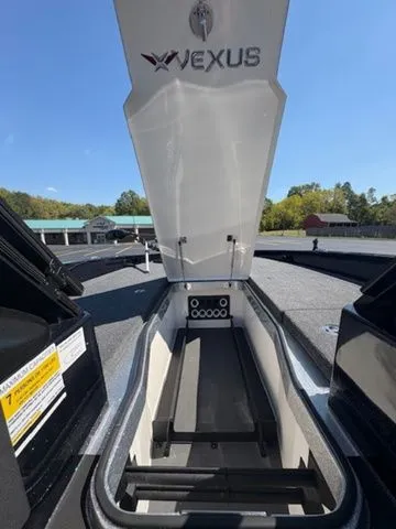 Slide: The Image of Vexus DVX 22s 2025 - 11