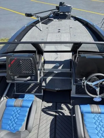 Slide: The Image of Vexus DVX 22s 2025 - 12