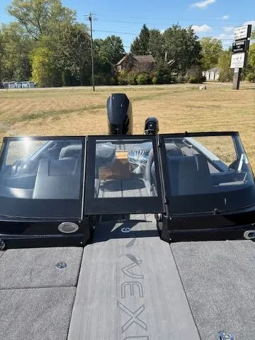 Slide: The Image of Vexus DVX 22s 2025 - 16