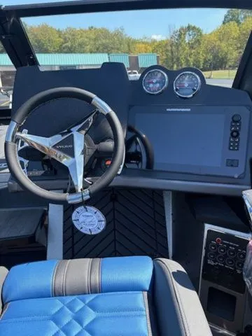 Slide: The Image of Vexus DVX 22s 2025 - 9