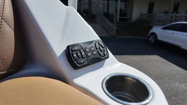 Slide: The Image of Tigé 25ZX 2020 - 14