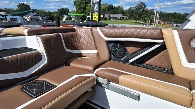 Slide: The Image of Tigé 25ZX 2020 - 18