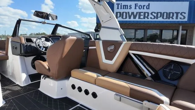 Slide: The Image of Tigé 25ZX 2020 - 19