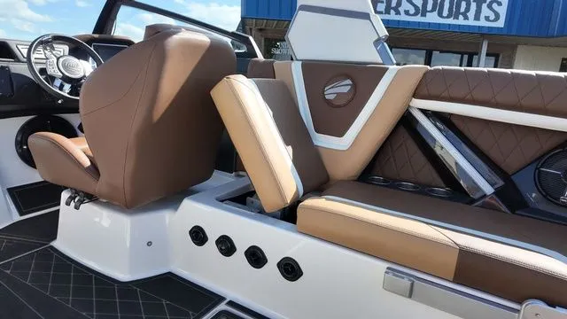 Slide: The Image of Tigé 25ZX 2020 - 22