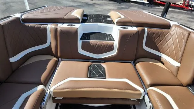 Slide: The Image of Tigé 25ZX 2020 - 23