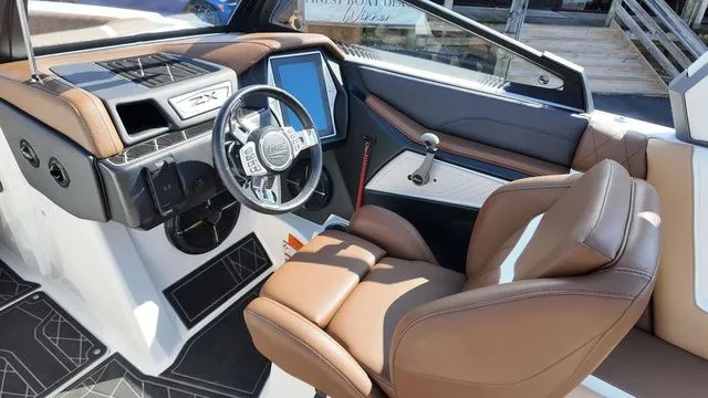 Slide: The Image of Tigé 25ZX 2020 - 26