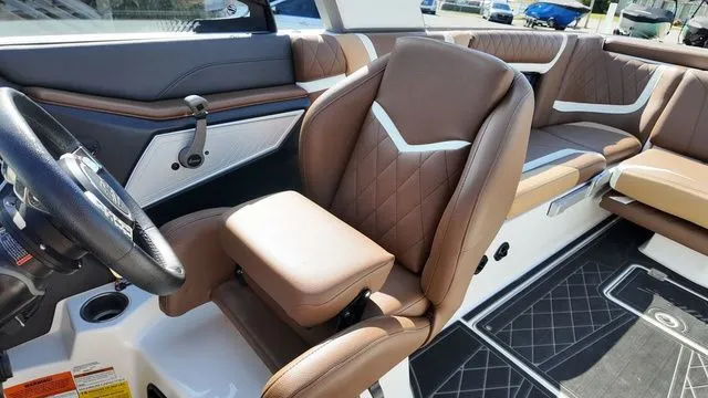 Slide: The Image of Tigé 25ZX 2020 - 28