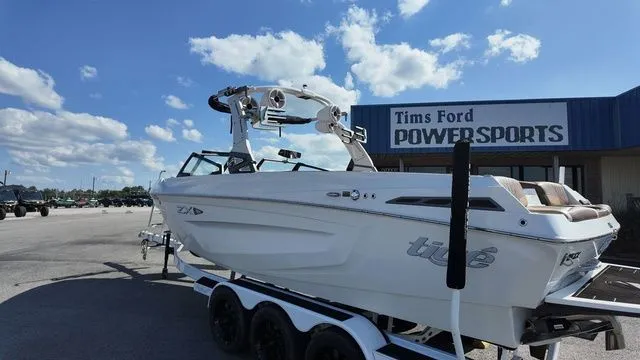 Slide: The Image of Tigé 25ZX 2020 - 3