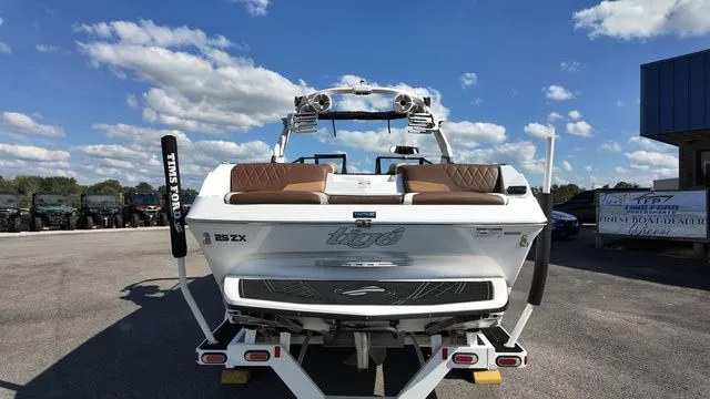 Slide: The Image of Tigé 25ZX 2020 - 4