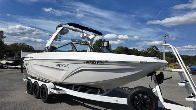 Slide: The Image of Tigé 25ZX 2020 - 7