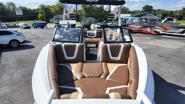 Slide: The Image of Tigé 25ZX 2020 - 9