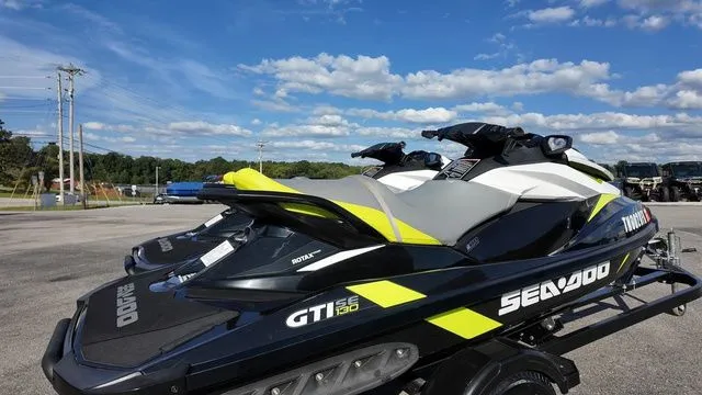 Slide: The Image of Sea-Doo GTI 2017 - 19