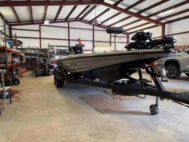 Slide: The Image of Skeeter FXR 20 2020 - 4