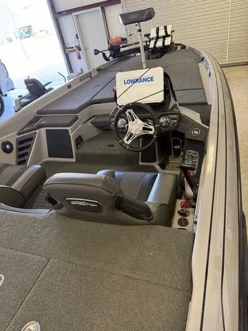 Slide: The Image of Skeeter FXR 20 2020 - 6