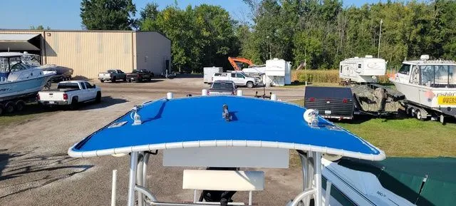 Slide: The Image of Sea Ray Laguna 23 1990 - 19