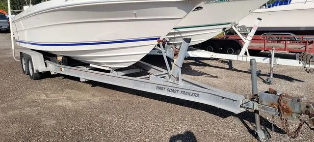 Slide: The Image of Sea Ray Laguna 23 1990 - 2