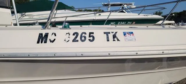 Slide: The Image of Sea Ray Laguna 23 1990 - 5