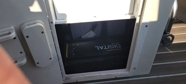 Slide: The Image of Apex Marine 824 Pro Troll Deluxe 2018 - 22