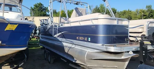Slide: The Image of Apex Marine 824 Pro Troll Deluxe 2018 - 4