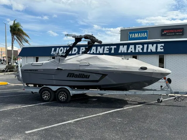 Slide: The Image of Malibu Wakesetter 23 MXZ 2021 - 20