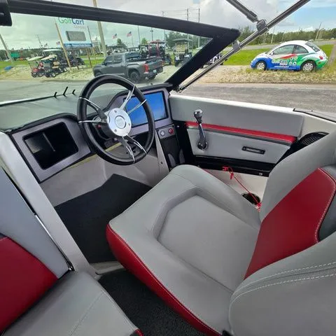 Slide: The Image of MasterCraft ProStar 2023 - 10