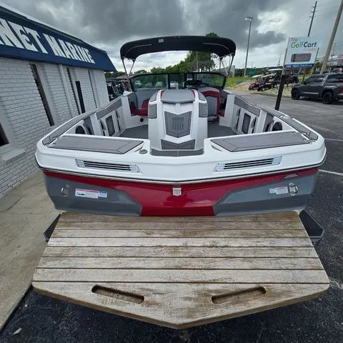 Slide: The Image of MasterCraft ProStar 2023 - 6