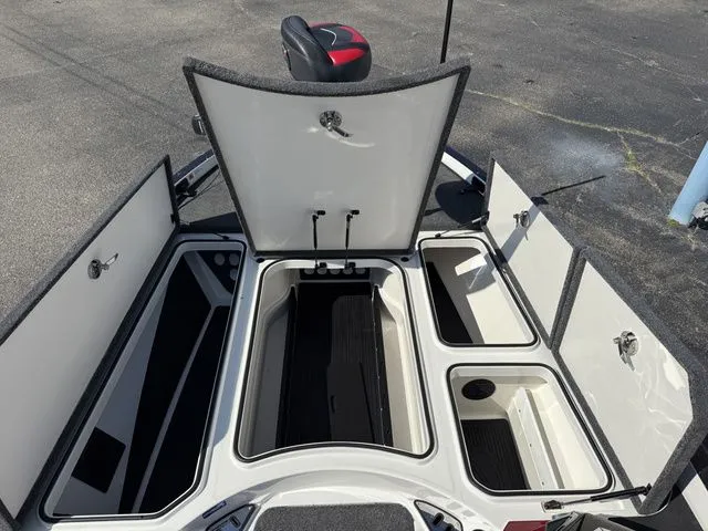 Slide: The Image of Ranger Z520L 2021 - 14