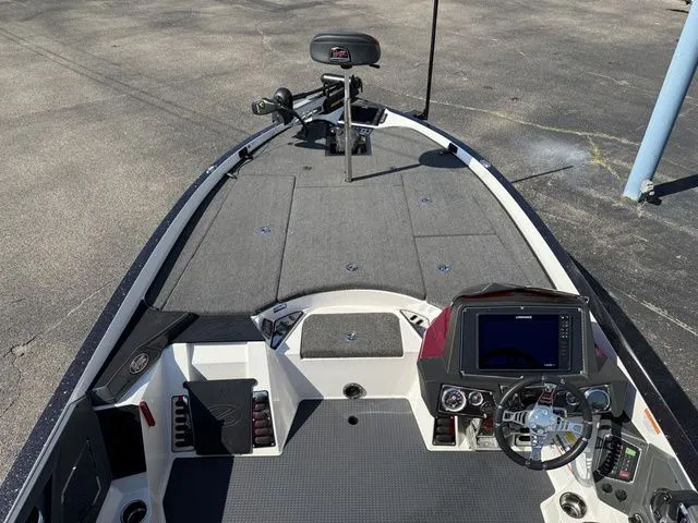 Slide: The Image of Ranger Z520L 2021 - 7