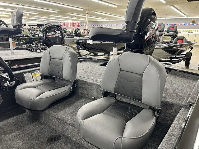 Slide: The Image of Tracker Pro 170 2026 - 5