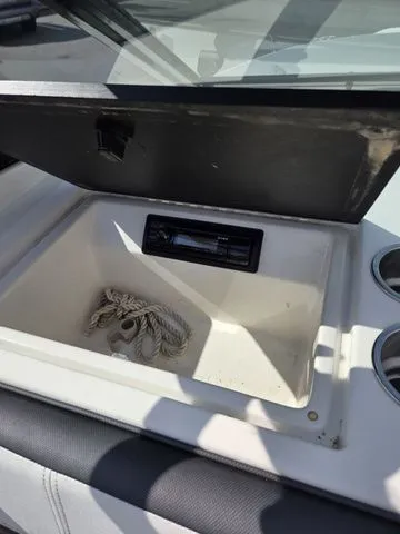 Slide: The Image of Sea Ray 21 SPX 2015 - 12