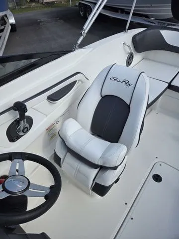 Slide: The Image of Sea Ray 21 SPX 2015 - 18