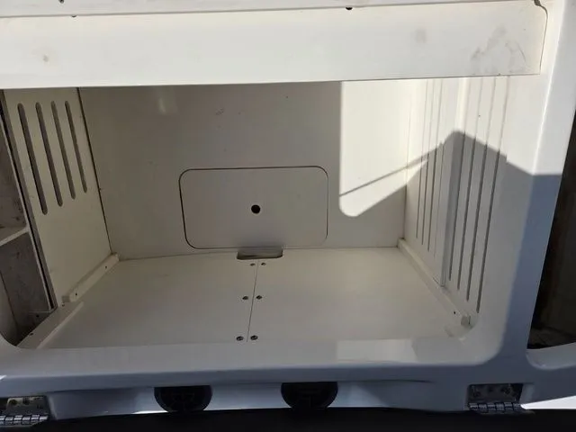 Slide: The Image of Sea Ray 21 SPX 2015 - 25