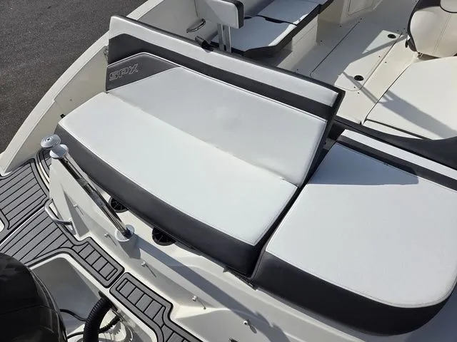 Slide: The Image of Sea Ray 21 SPX 2015 - 28