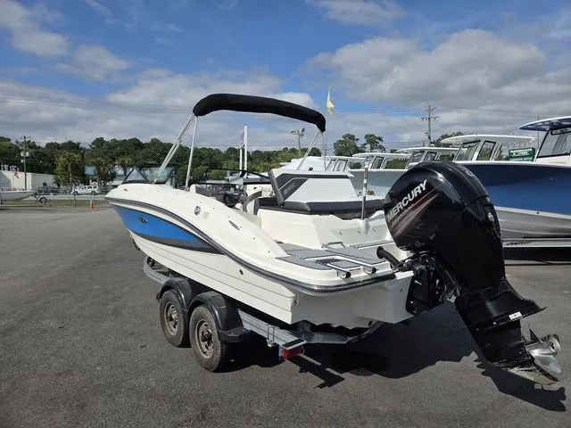 Slide: The Image of Sea Ray 21 SPX 2015 - 3