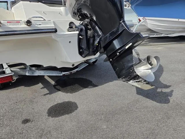 Slide: The Image of Sea Ray 21 SPX 2015 - 30