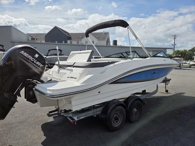 Slide: The Image of Sea Ray 21 SPX 2015 - 5