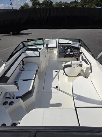 Slide: The Image of Sea Ray 21 SPX 2015 - 8