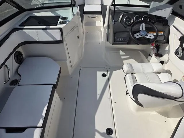 Slide: The Image of Sea Ray 21 SPX 2015 - 9