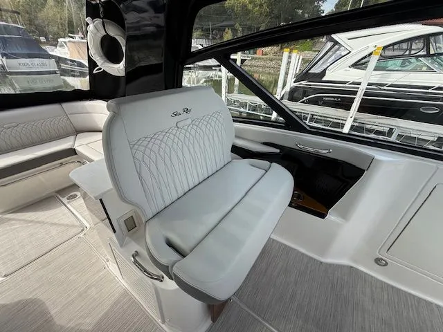 Slide: The Image of Sea Ray Sundancer 370 Outboard 2024 - 13