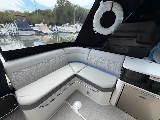 Slide: The Image of Sea Ray Sundancer 370 Outboard 2024 - 16