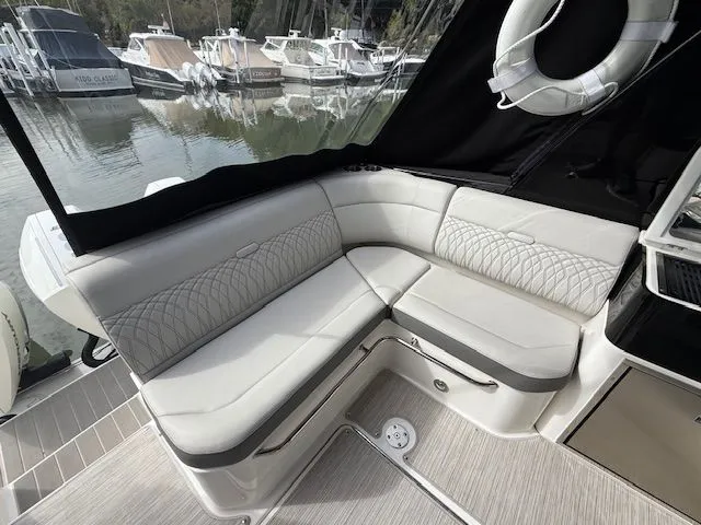 Slide: The Image of Sea Ray Sundancer 370 Outboard 2024 - 17