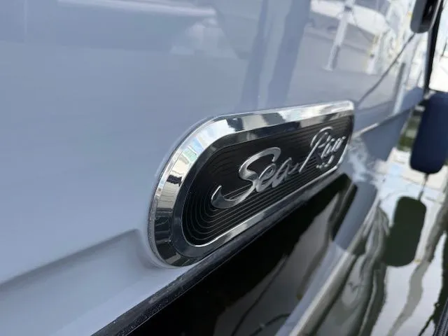 Slide: The Image of Sea Ray Sundancer 370 Outboard 2024 - 3