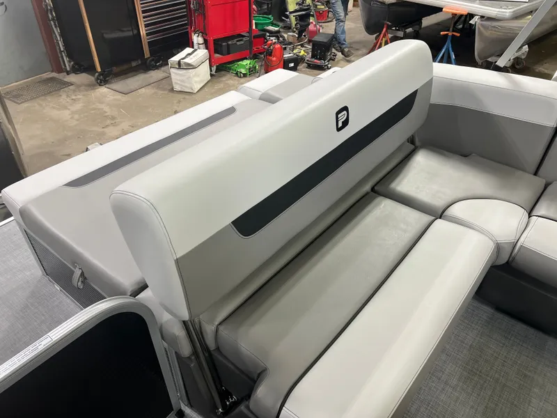 Slide: The Image of Princecraft Vectra 21 RL 2026 - 14