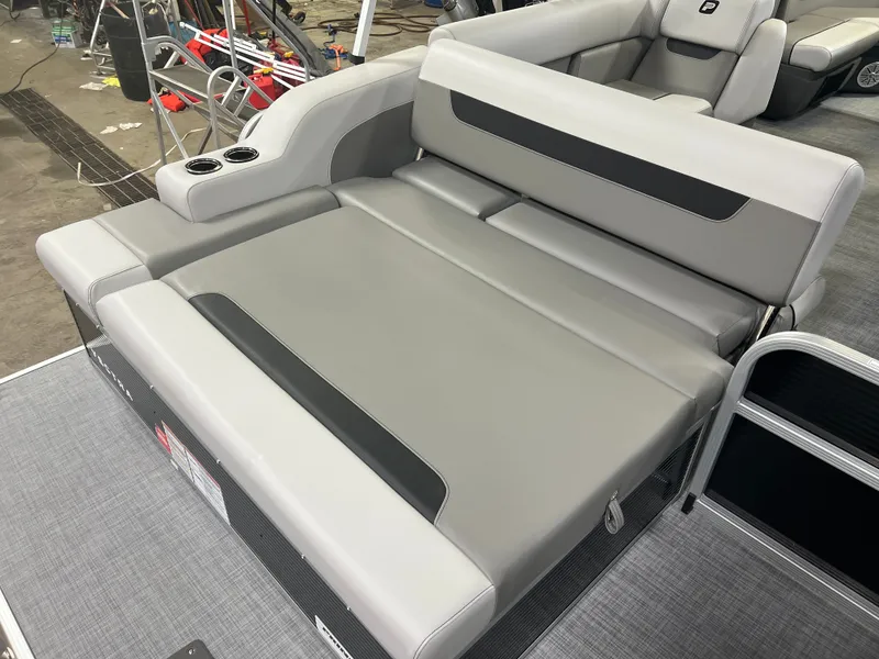 Slide: The Image of Princecraft Vectra 21 RL 2026 - 15