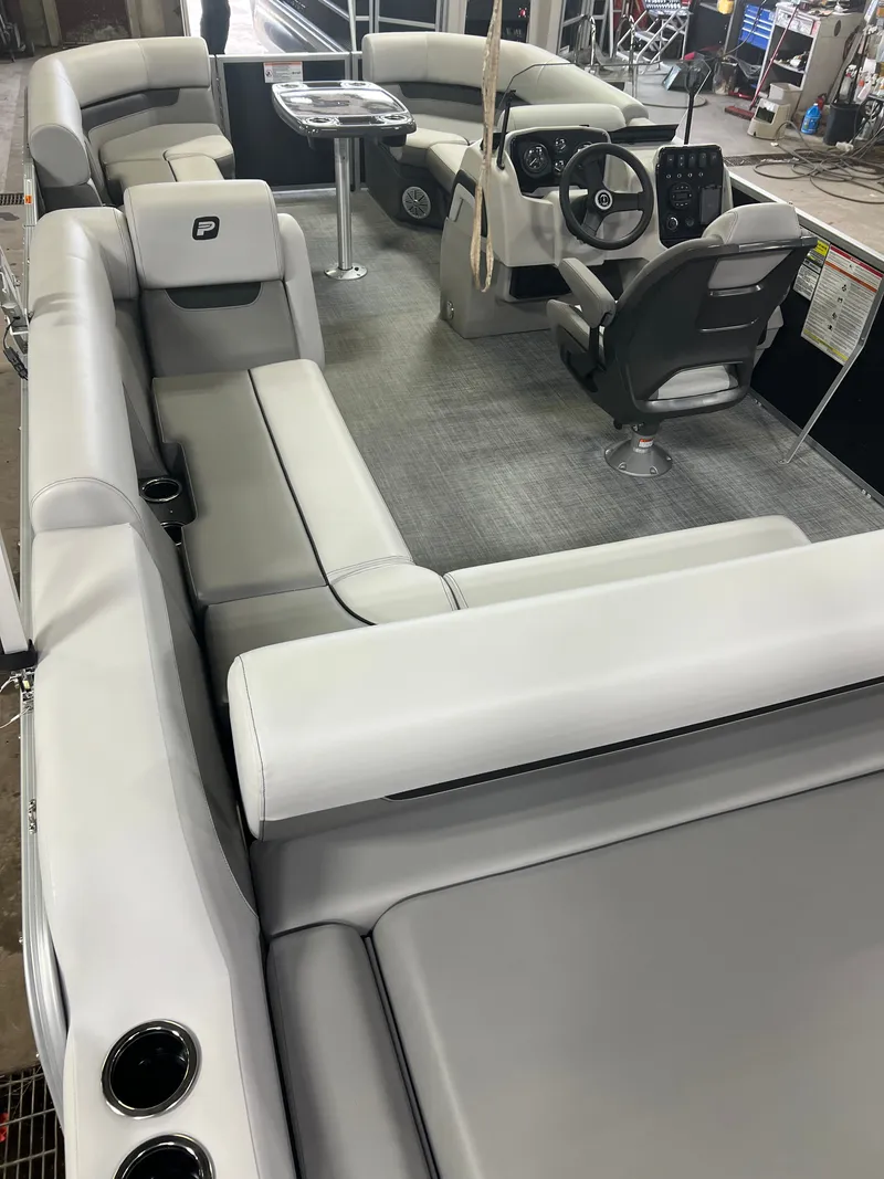 Slide: The Image of Princecraft Vectra 21 RL 2026 - 20