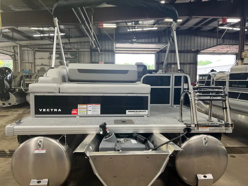 Slide: The Image of Princecraft Vectra 21 RL 2026 - 22