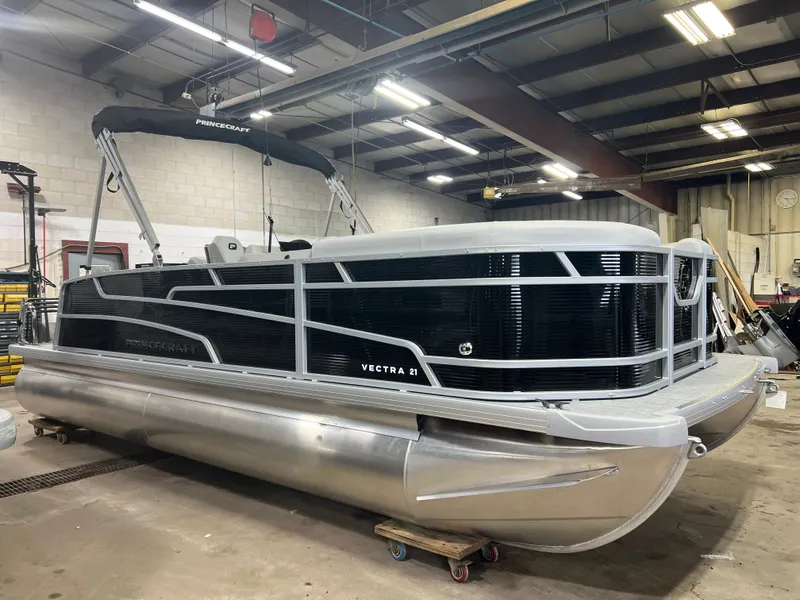 Slide: The Image of Princecraft Vectra 21 RL 2026 - 25